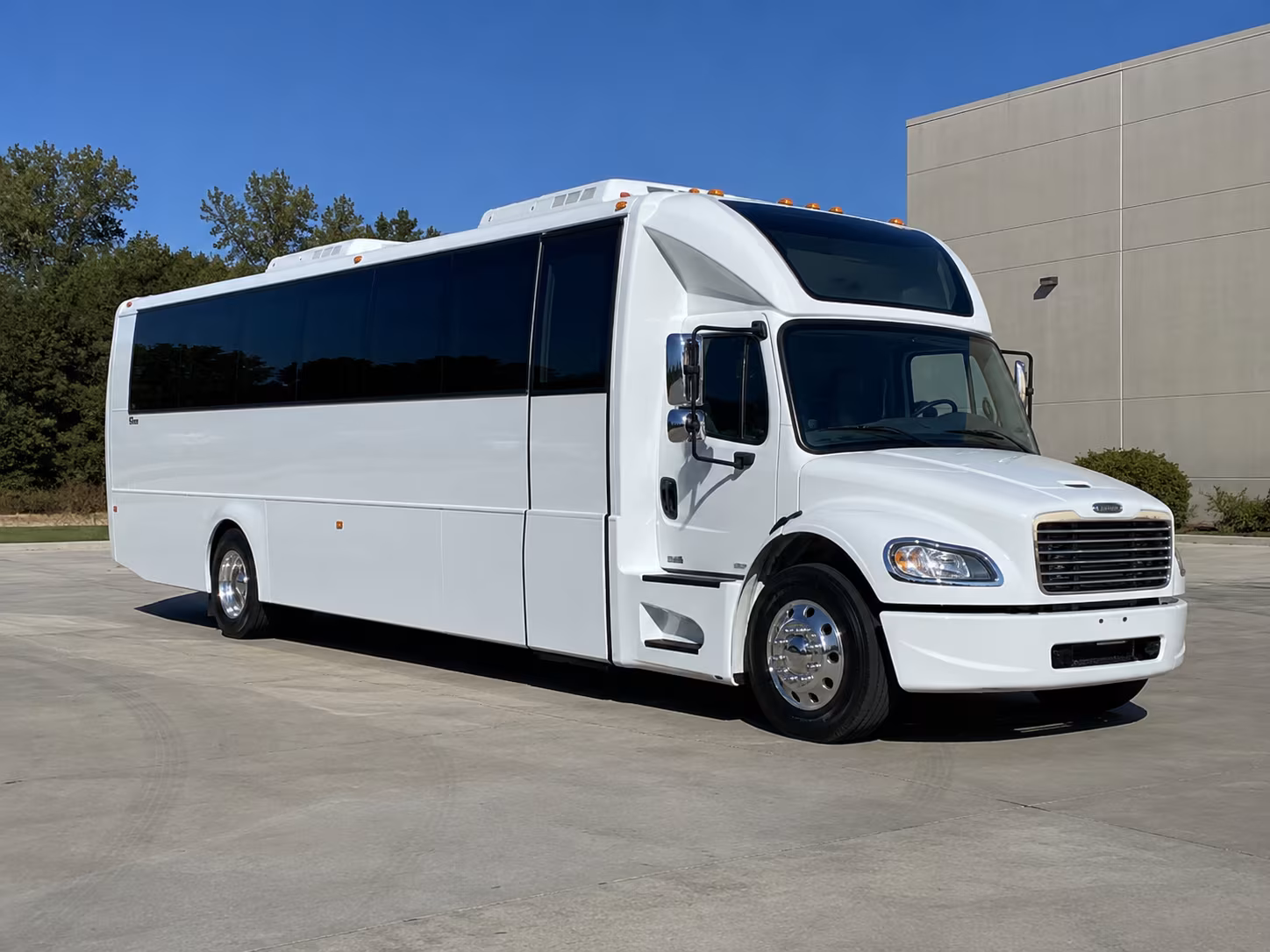 idaho falls 28 passenger party bus