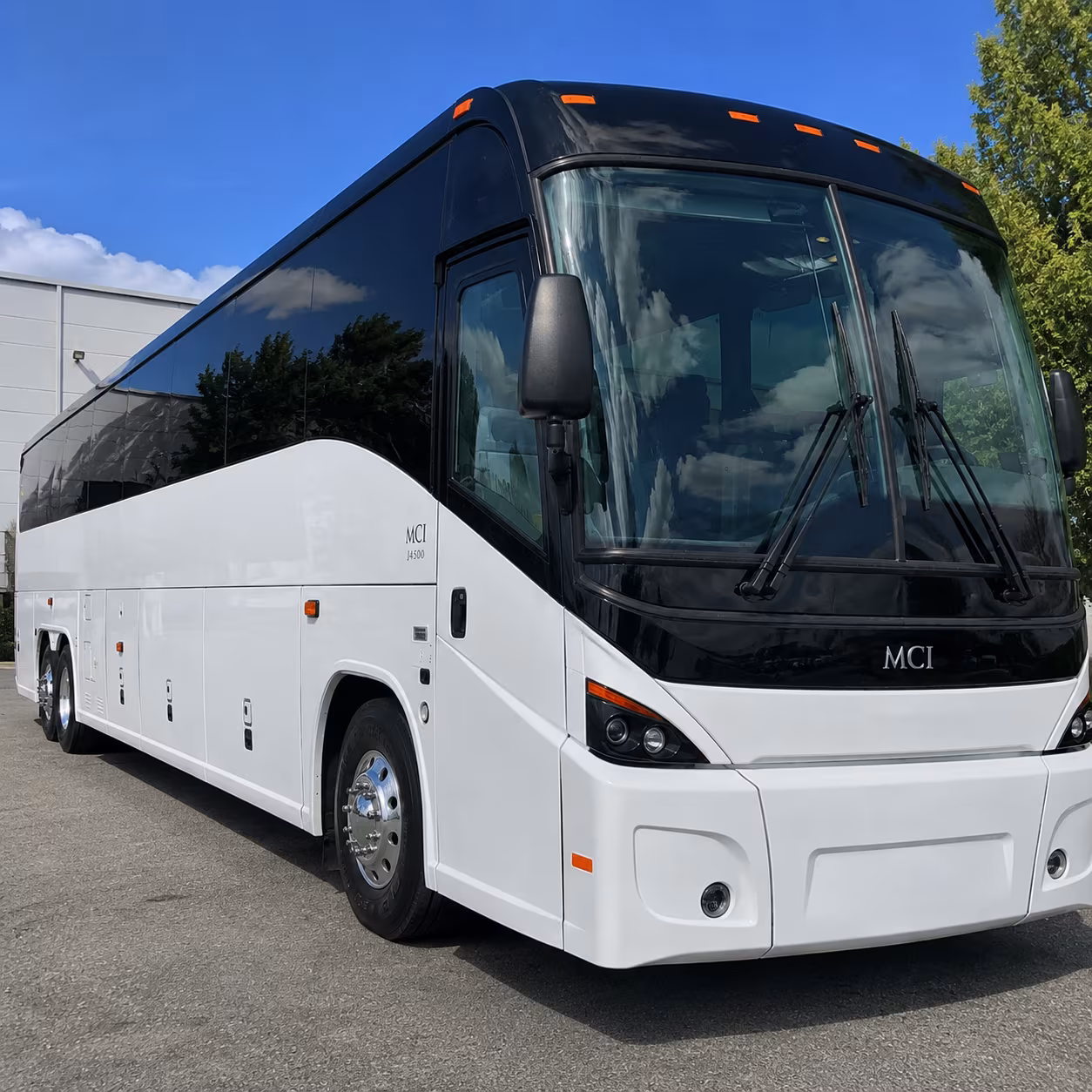 idaho falls airport shuttle buses for yellowstone and grand teton tour groups